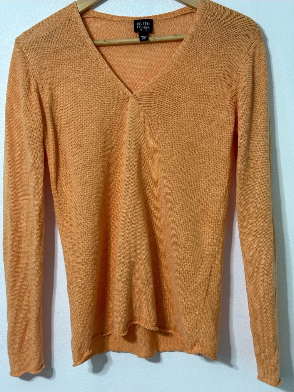 Eileen Fisher Petite Lightweight V-Neck Sweater in Soft Coral flaw